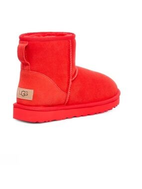 UGG classic mini II